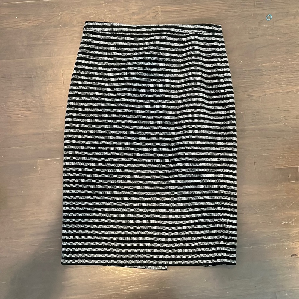 Never worn J. Crew wool pencil skirt. Gray and black tweed. Size 2